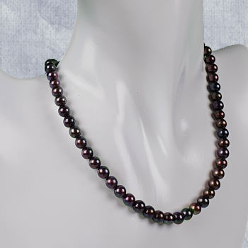 black pearl necklace